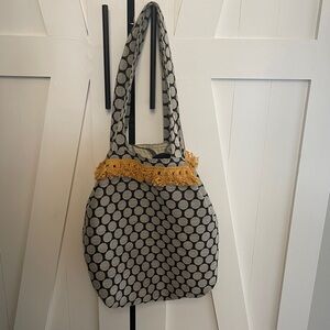 Kindred Spirit Style Stylish Black and Cream Tote Bag with cool closure